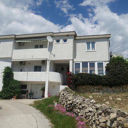 Apartments Galeb Ртина Екстериор снимка