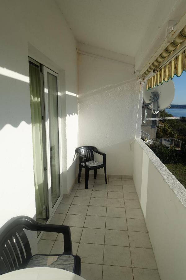 Apartments Galeb Ртина Екстериор снимка