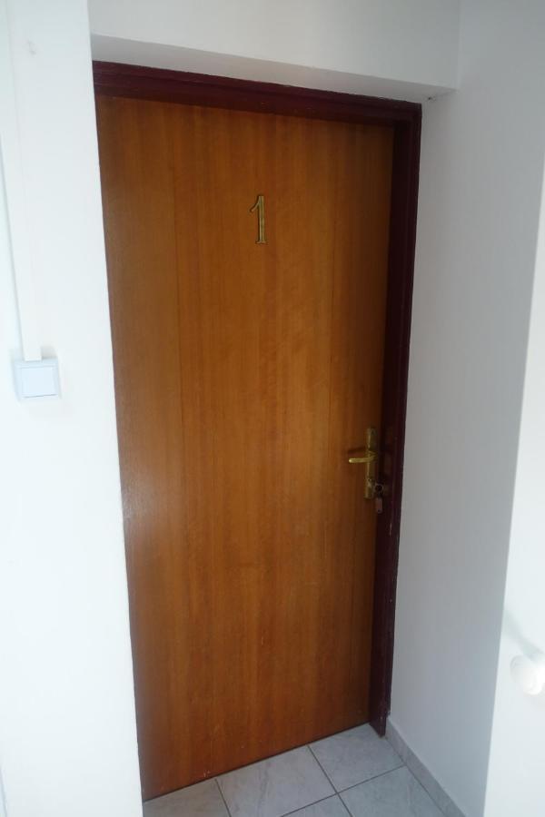 Apartments Galeb Ртина Екстериор снимка