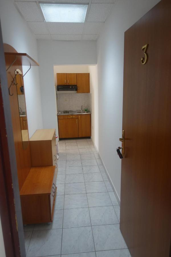 Apartments Galeb Ртина Екстериор снимка
