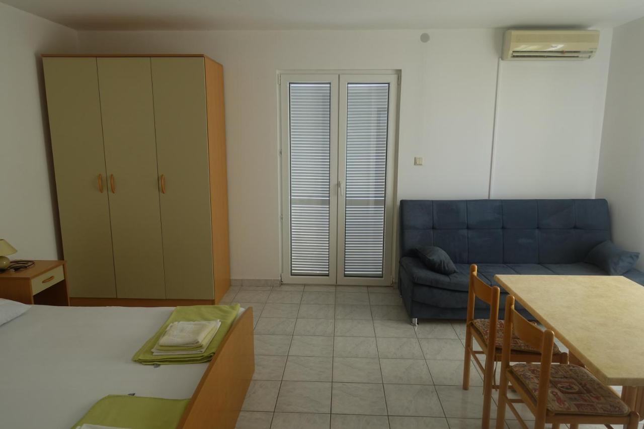 Apartments Galeb Ртина Екстериор снимка