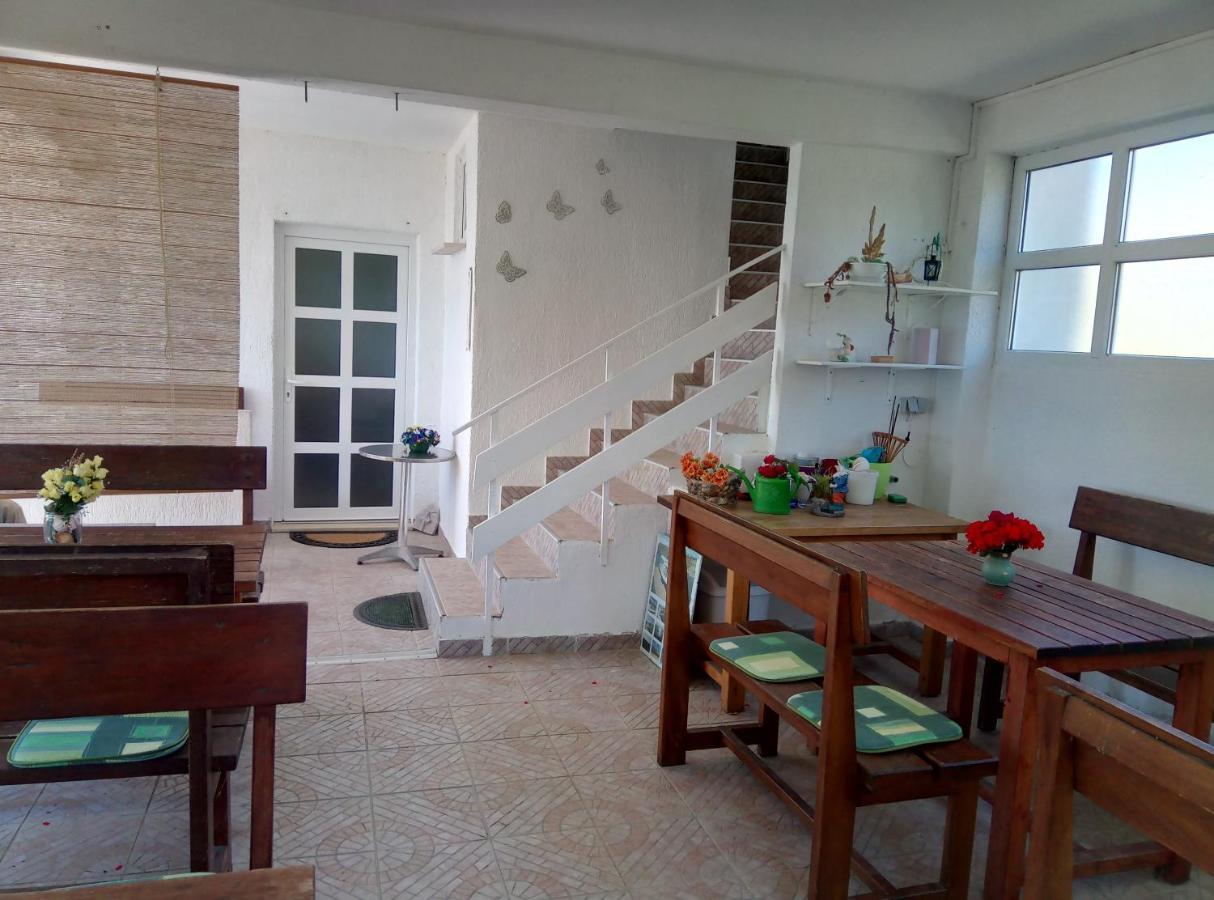 Apartments Galeb Ртина Екстериор снимка