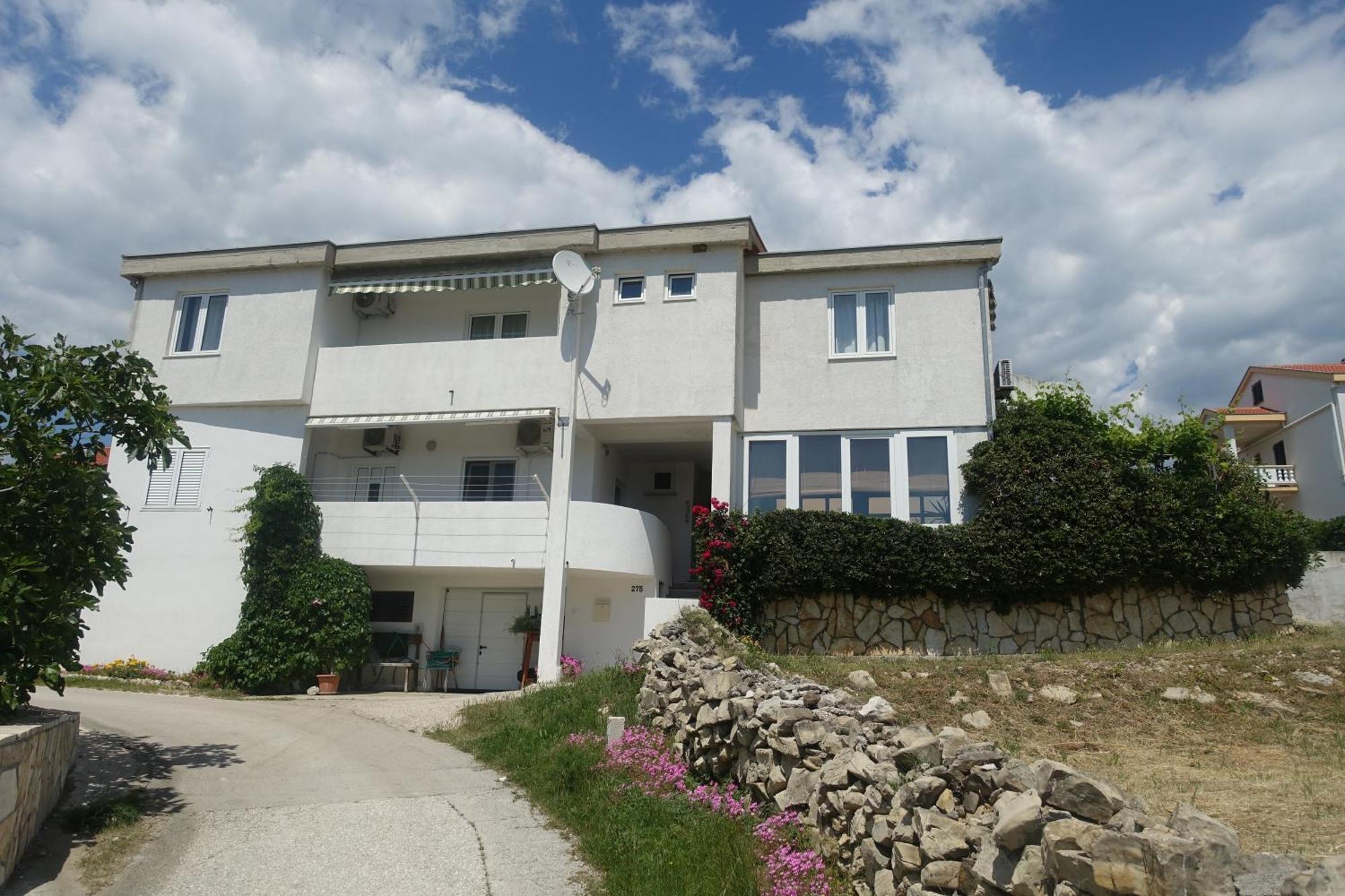 Apartments Galeb Ртина Екстериор снимка