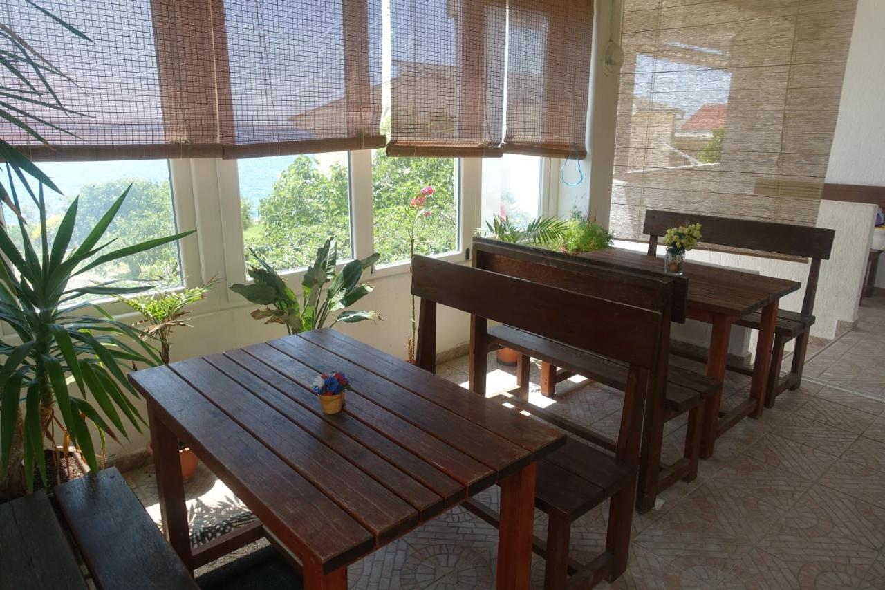 Apartments Galeb Ртина Екстериор снимка