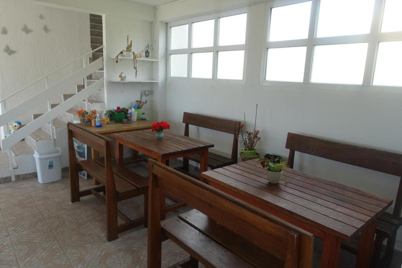 Apartments Galeb Ртина Екстериор снимка